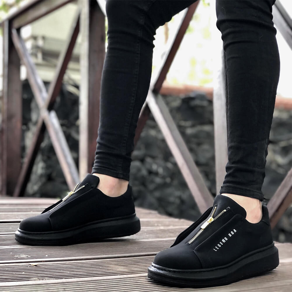 mens black walking sneakers